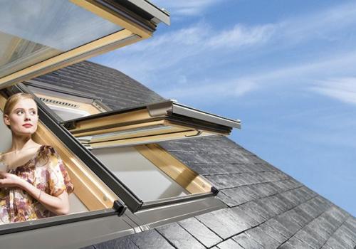 PreSelect felnyíló-billenő Fakro tetőablakok